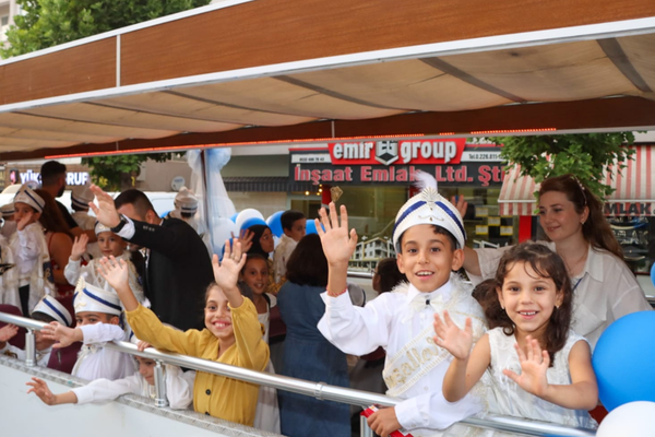 Yalova'da 59 çocuğa sünnet şöleni Yalova'da 59 çocuğa sünnet şöleni