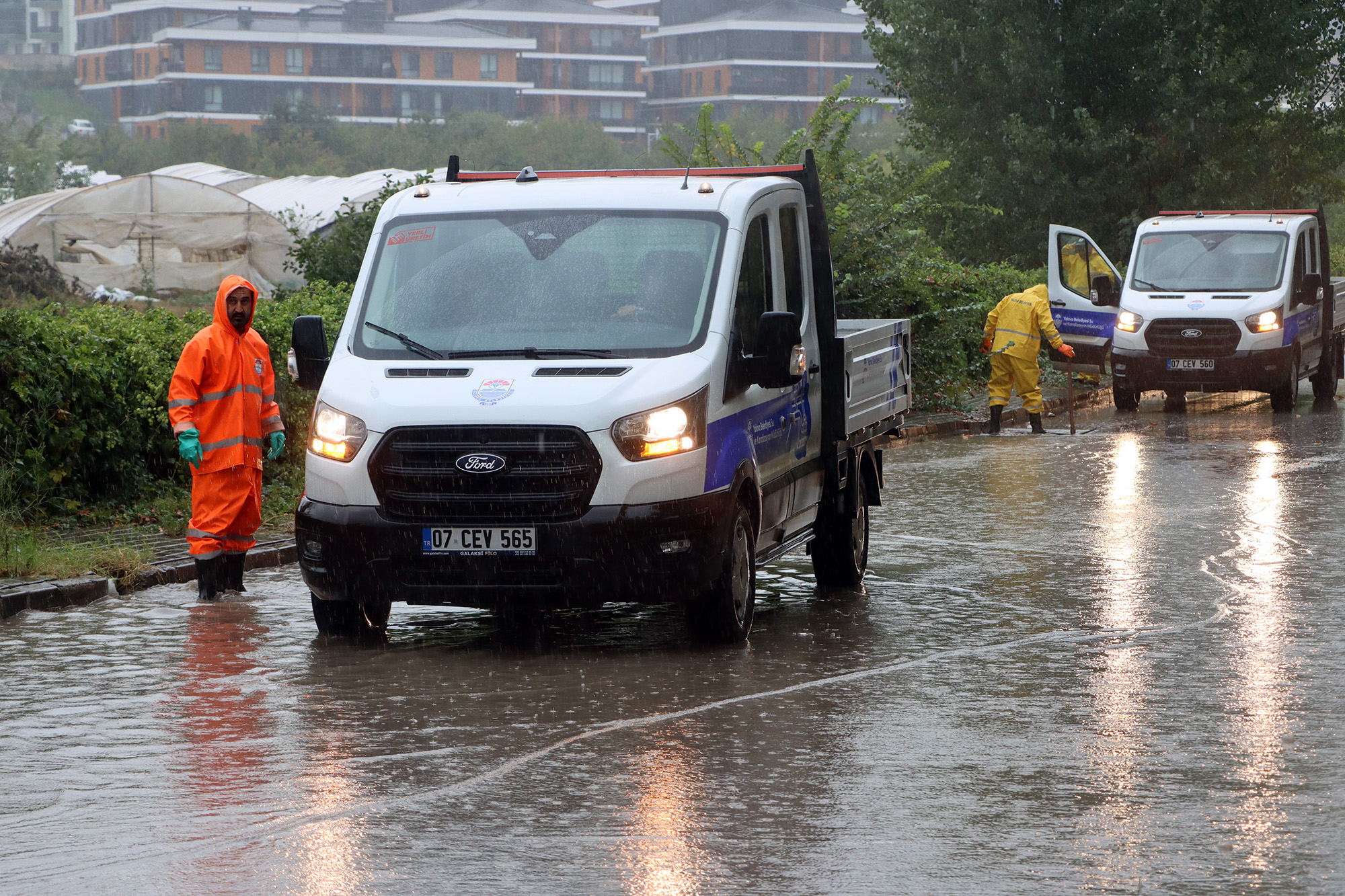 Yalova’da yağış sonrası tıkanan noktalara müdahale Yalova’da yağış sonrası tıkanan noktalara müdahale