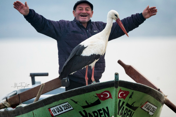 Yaren Leylek ve Adem Amca'nın dostluğu İzmir Sanat'ta anlatılacak Yaren Leylek ve Adem Amca'nın dostluğu İzmir Sanat'ta anlatılacak