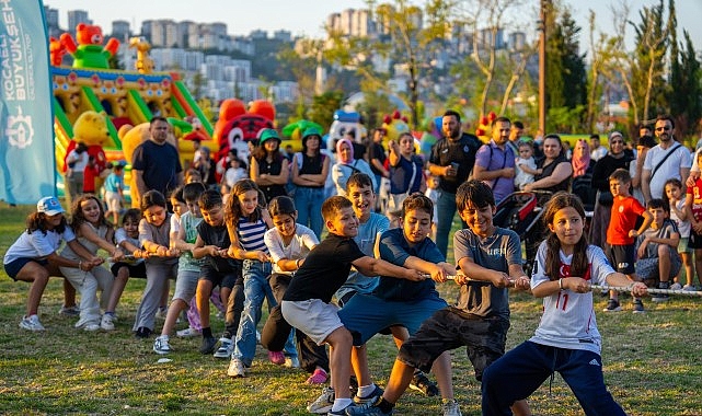 Yaz akşamları “Çık Dışarıya Oynayalım" ile renklendi Yaz akşamları “Çık Dışarıya Oynayalım" ile renklendi