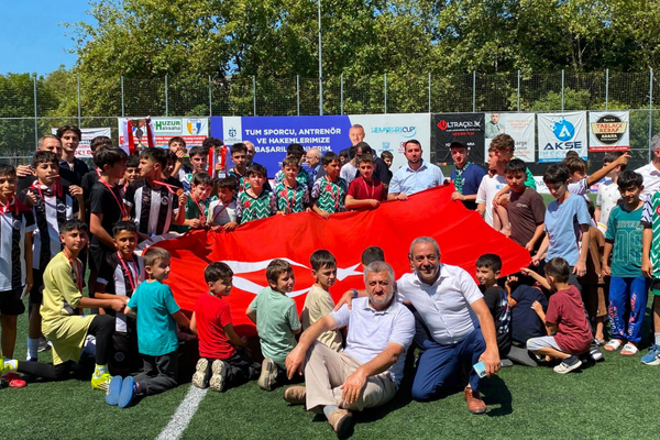 Yaz Kur'an Kursları Futbol Turnuvası'nda şampiyon Alikahya Hayırsevenler Cami oldu Yaz Kur'an Kursları Futbol Turnuvası'nda şampiyon Alikahya Hayırsevenler Cami oldu