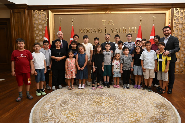 Yaz Kur'an Kursu öğrencilerinden Vali Aktaş'a ziyaret