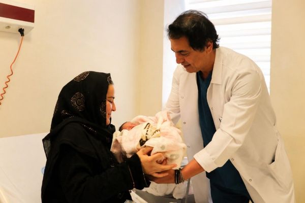 Yedi başarısız tüp bebek denemesinin ardından gelen mucize bebek Yedi başarısız tüp bebek denemesinin ardından gelen mucize bebek