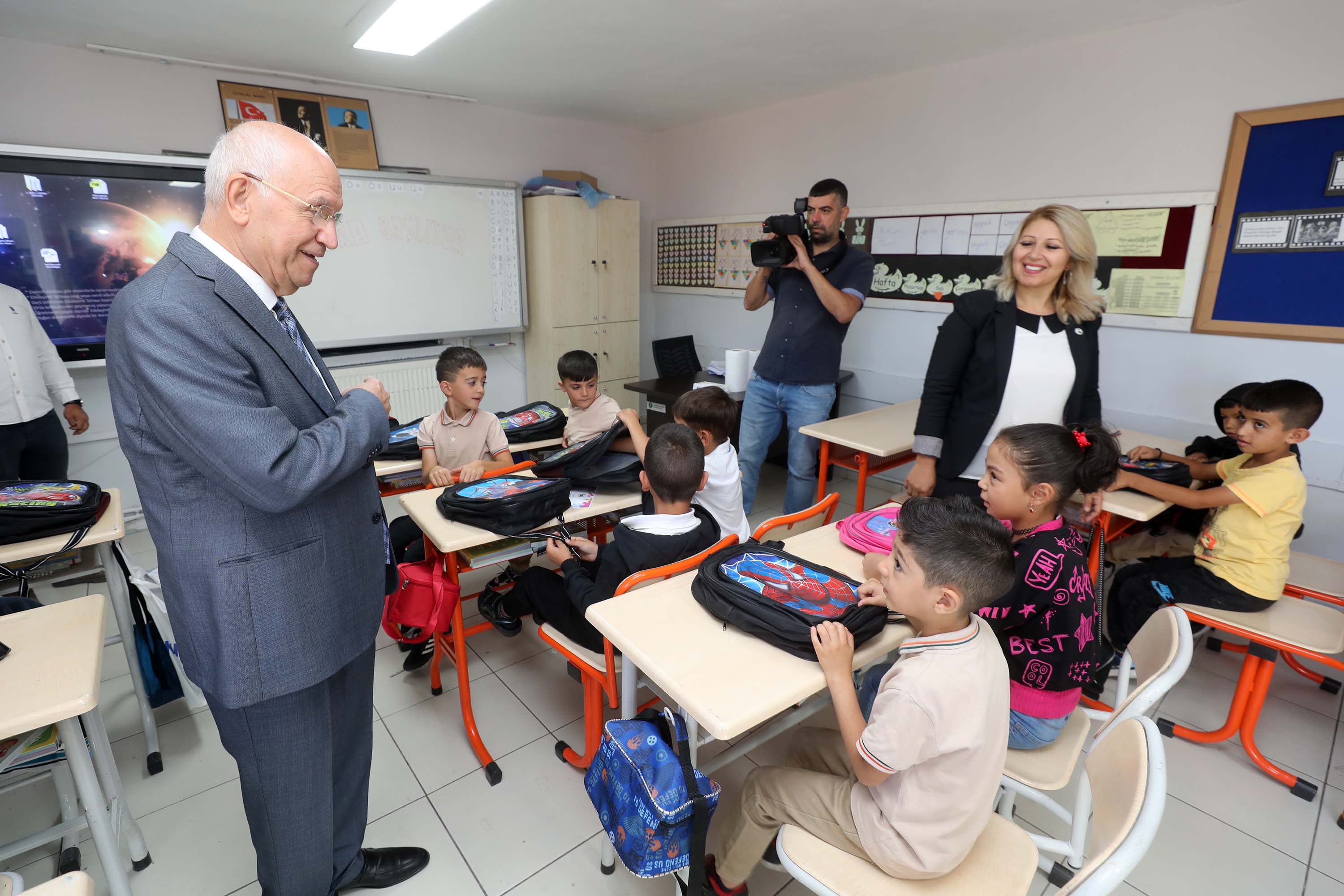 Yenimahalle Belediyesi’nden öğrencilere kırtasiye desteği Yenimahalle Belediyesi’nden öğrencilere kırtasiye desteği