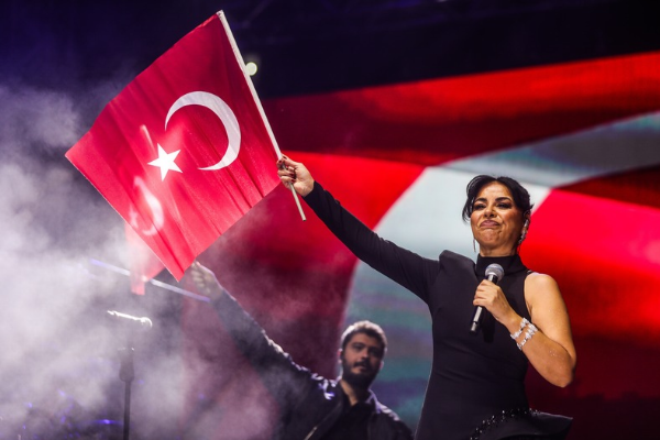 Yenimahalle'de Cumhuriyet Bayramı kutlamalarına başlandı Yenimahalle'de Cumhuriyet Bayramı kutlamalarına başlandı