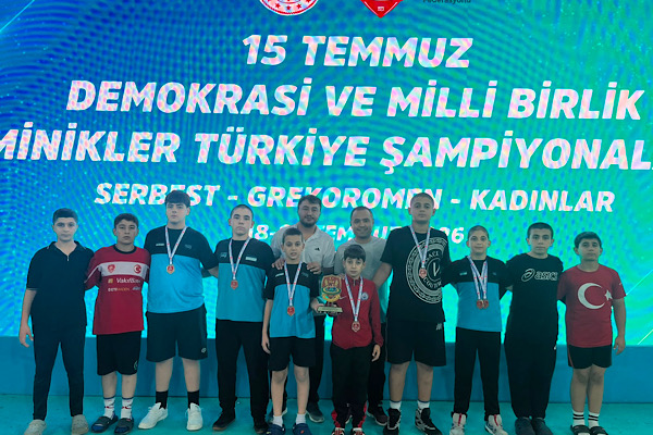 Yıldırım Belediyespor güreşçileri, Türkiye Şampiyonası’ndan 14 madalyayla döndü Yıldırım Belediyespor güreşçileri, Türkiye Şampiyonası’ndan 14 madalyayla döndü