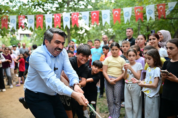 Yıldırım’da Demetevler Mahallesi’nde çocuk şenliği düzenlendi Yıldırım’da Demetevler Mahallesi’nde çocuk şenliği düzenlendi
