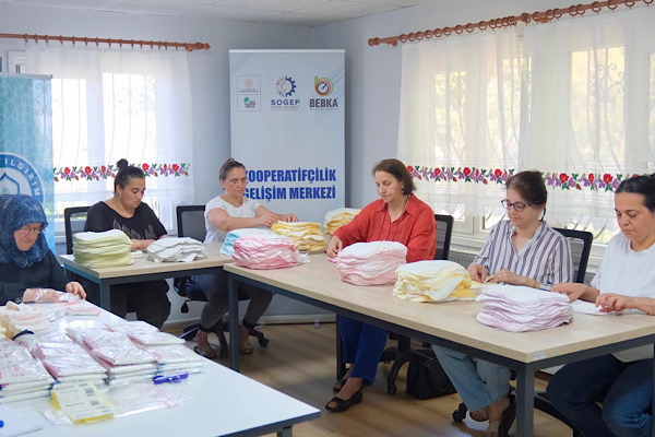 Yıldırım’da kadınların evden üretime katılımı destekleniyor Yıldırım’da kadınların evden üretime katılımı destekleniyor