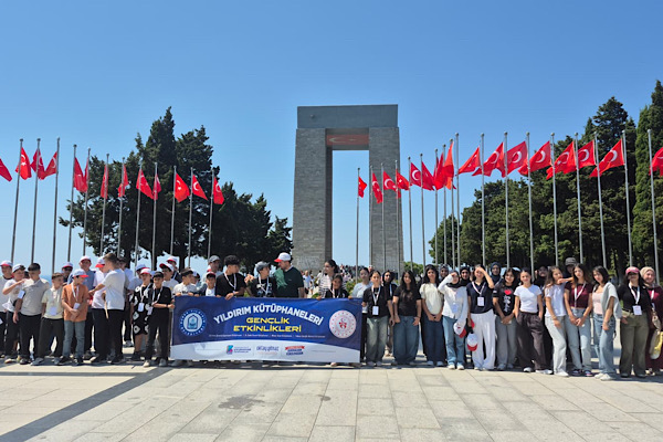 Yıldırım’dan 76 öğrenciye Çanakkale gezisi Yıldırım’dan 76 öğrenciye Çanakkale gezisi
