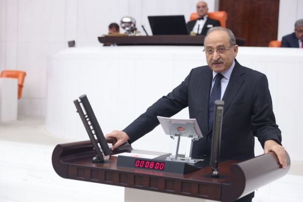 Yılmaz’dan torba yasa uygulamasına eleştiri Yılmaz’dan torba yasa uygulamasına eleştiri