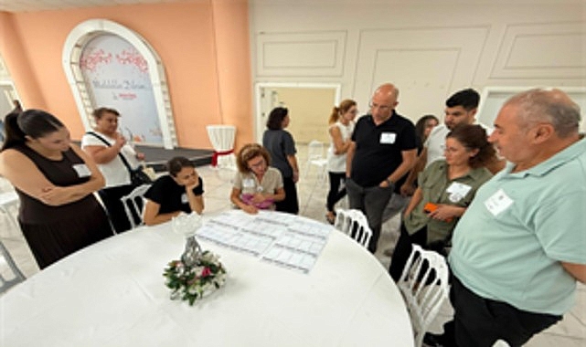 Yurttaşlar İzmir'in geleceğine yön veriyor Yurttaşlar İzmir'in geleceğine yön veriyor