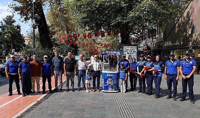 Zabıta Haftası'nda çiçekler Büyükşehir'den Zabıta Haftası'nda çiçekler Büyükşehir'den