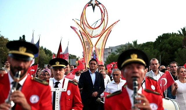 Zafer'in 104. Yılı Aliağa'da Büyük Coşkuyla Kutlandı Zafer'in 104. Yılı Aliağa'da Büyük Coşkuyla Kutlandı