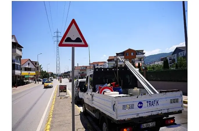 6 ayda 5 binin üzerinde levha ve direk yenilendi