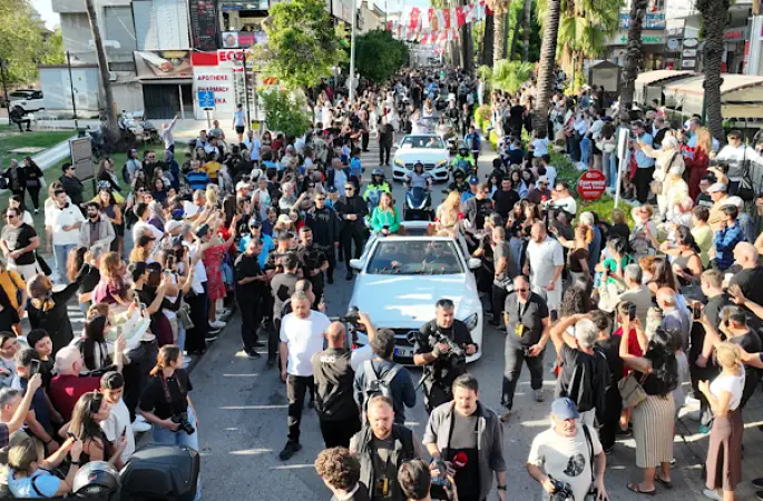 63. Uluslararası Antalya Altın Portakal Film Festivali geleneksel kortejle başladı