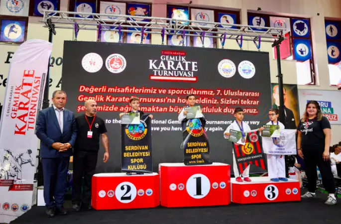 7'nci Uluslararası Gemlik Karate Turnuvası başladı