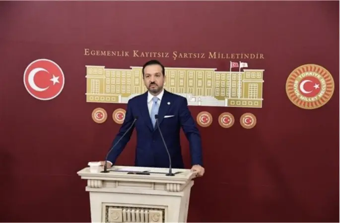 Ak Pari Genel Başkan Yardımcısı Zorlu Kocaeli'de gençlerle buluştu