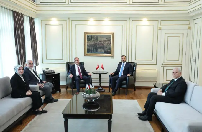 AK Parti İstanbul İl Başkanı Özdemir’den İBB Başkanvekili Aslan’a taziye ziyareti