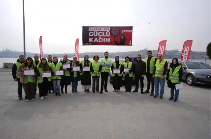 AKO Grup ve Petlas’tan “Güvenli Yol, Güçlü Kadın” projesiyle kadınların yoldaki gücüne güç