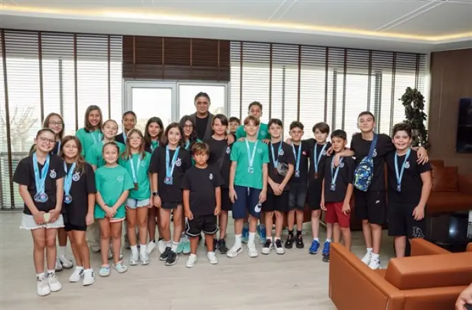 Aliağalı yüzücüler Samsun’dan derecelerle döndü