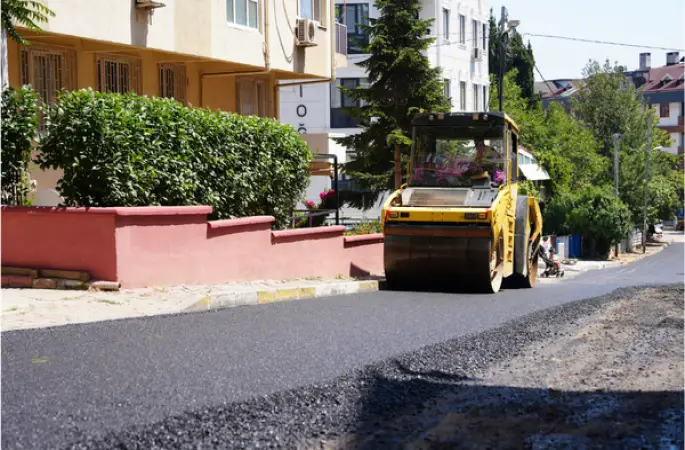 Altıntepe Mahallesi'nde asfalt çalışmaları sürüyor