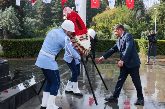 Anlatya'da Cumhuriyet Bayramı kutlamaları çelenk töreniyle başladı