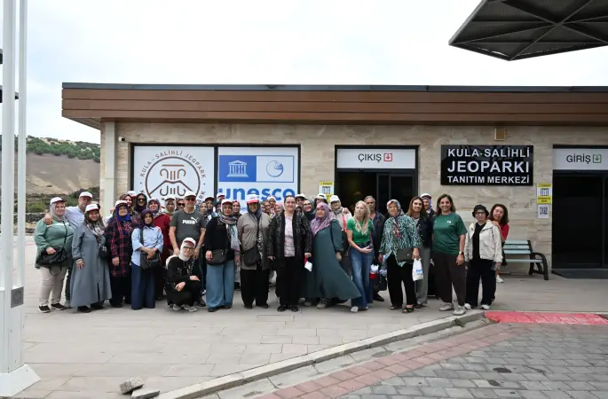 Avrupa Hareketlilik Haftası kapsamında Kula’da yürüyüş ve keşif etkinliği düzenlendi