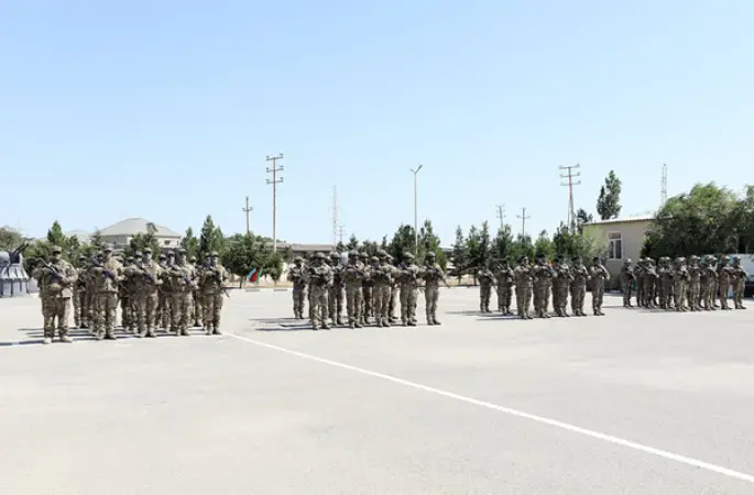 Azerbaycan Deniz Kuvvetleri'nde Patlayıcı Madde İmha Kursu mezuniyet töreni düzenlendi