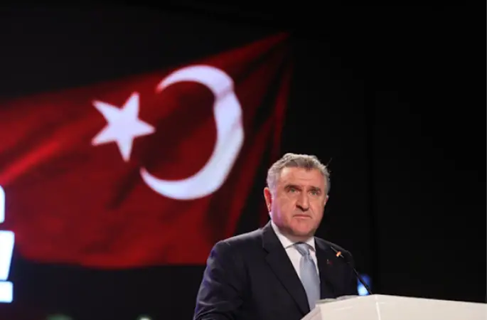 Bak: Şanlı bayrağımızı gururla temsil edeceğinize gönülden inanıyoruz