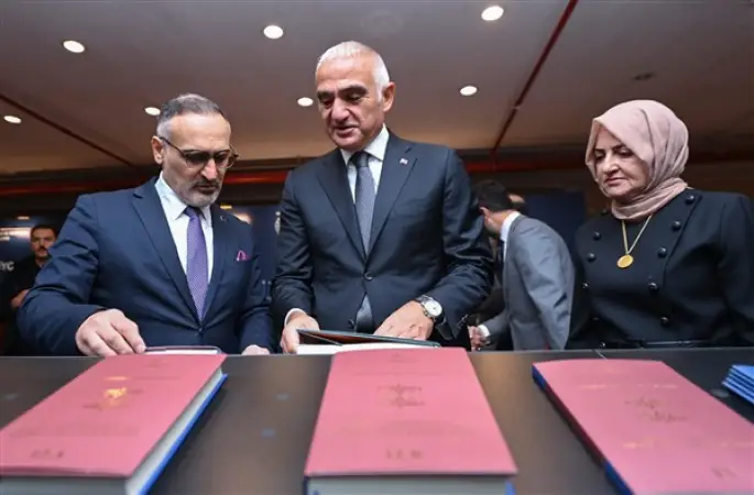 Bakan Ersoy, 69 Kürtçe eserin tıpkıbasımını tanıttı