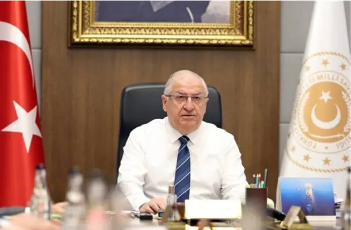 Bakan Güler, Polonya Cumhurbaşkanı Nawrocki'yi Ankara’dan törenle uğurladı