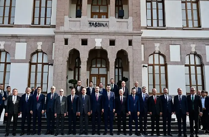 Bakan Kurum Başkan Altay'ı Ziyaret Etti