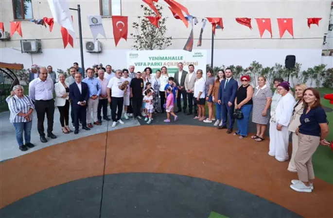 Bakırköy'de yenilenen Vefa Parkı hizmete açıldı