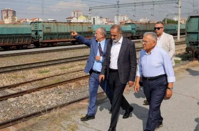 Başkan Büyükkılıç, TCDD Genel Müdürü Kurt ile Kayseri’nin ulaşımını görüştü