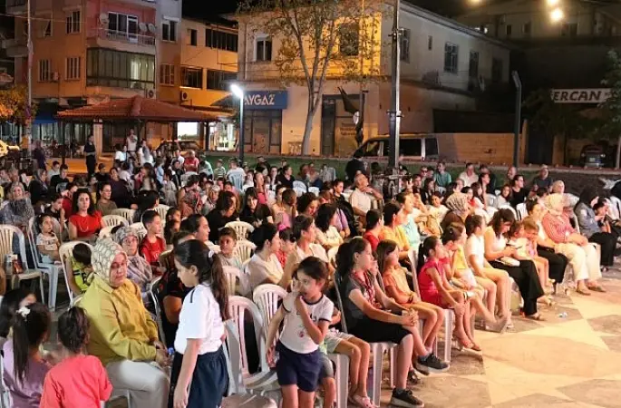 Başkan Çerçioğlu Yenipazar'da Vatandaşları Açık Hava Sineması ile Buluşturdu