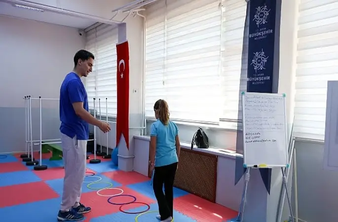 Başkan Çerçioğlu'ndan Eğitime Destek: Disleksi Merkezi'nde Dersler Devam Ediyor