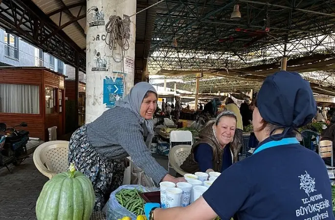 Başkan Çerçioğlu'nun İçleri Isıtan İkramı Bu Yıl da Vatandaşlar ve Pazarcı Esnaflarıyla Buluşuyor