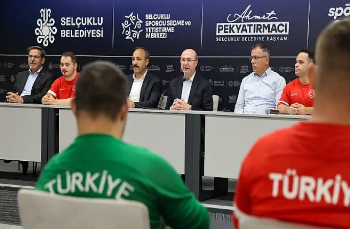 Başkan Pekyatırmacı Down Sendromlu Futsal Millî Takımı ile Bir Araya Geldi
