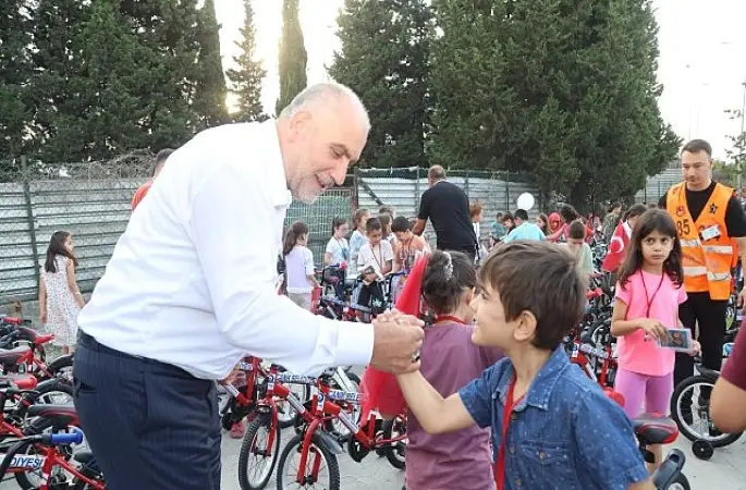 Başkan Sandıkçı'dan Davet: Tüm Çocuklar Hediyelerine Kavuşuyor 