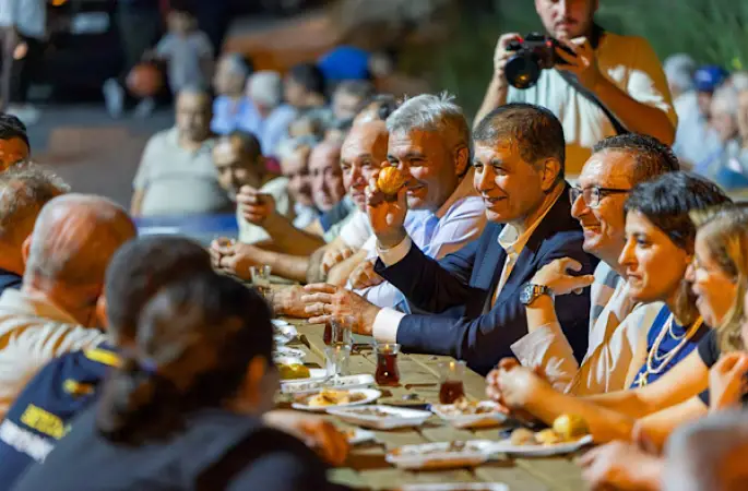 Başkan Tugay, Beydağ'da Erikli Mahallesi sakinlerini ziyaret etti