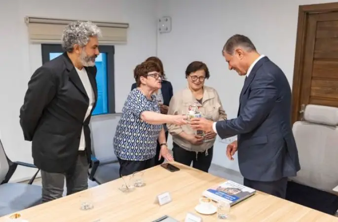 Başkan Tugay: Çalışmalarınıza destek olmak için elimden ne geliyorsa yapmaya hazırım