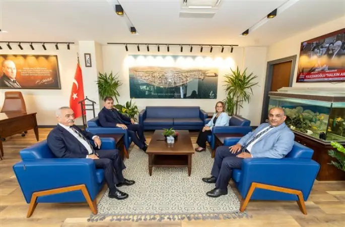 Başkan Tugay Güzelbahçe'de esnaf ve vatandaşlarla buluştu