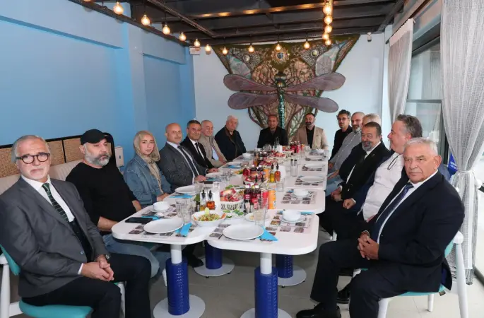 Başkanvekili Obuz, basın mensuplarını Gülümse mekanlarında ağırladı