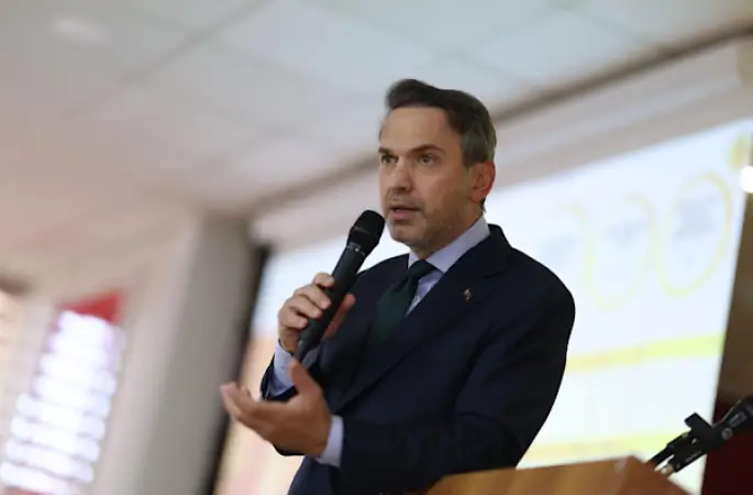 Bayraktar: Gençlerimiz enerjide tam bağımsızlık hedefimize güç katacak