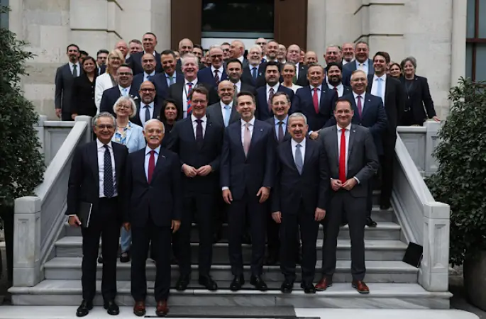 Bayraktar: Türkiye ve Almanya enerji yatırımlarında iş birliğini güçlendirebilir