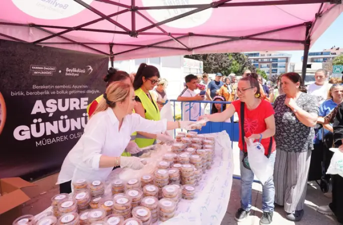 Beylikdüzü’nde 15 bin kişilik aşure ikramı