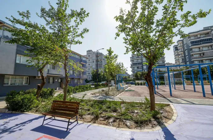 Buca Yenigün Mahallesi’ndeki atıl alan parka dönüştürüldü