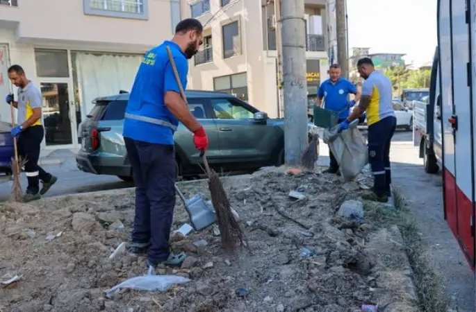 Buca’da Dünya Temizlik Günü’ne özel temizlik çalışması