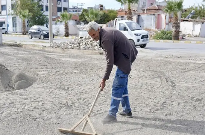 Burhaniye Belediyesi Fen İşleri Ekiplerinden Kesintisiz Hizmet