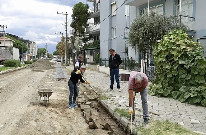 Burhaniye'de Fen İşleri Ekipleri Sahada Çalışmalarını Sürdürüyor